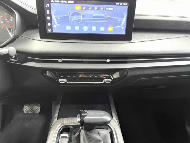 Wuling Jiachen — Фото автомобиля 12