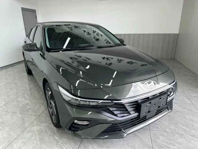 Hyundai Elantra — Фото автомобиля 3