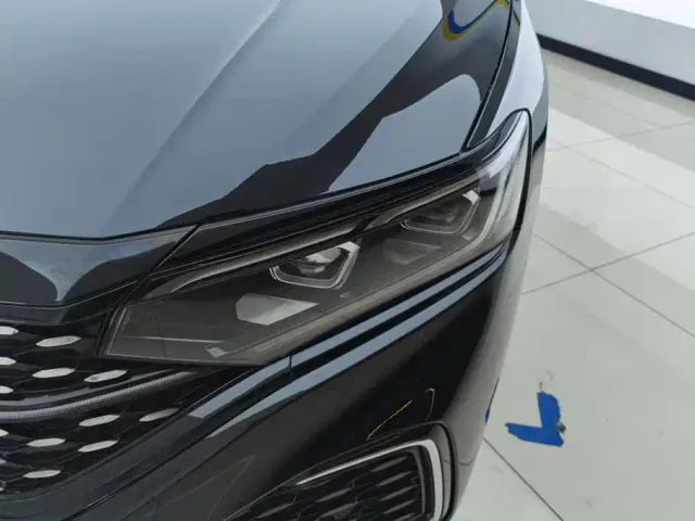 Volkswagen Passat — Фото автомобиля 5