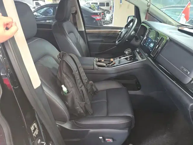 GAC Trumpchi M8 — Фото автомобиля 24