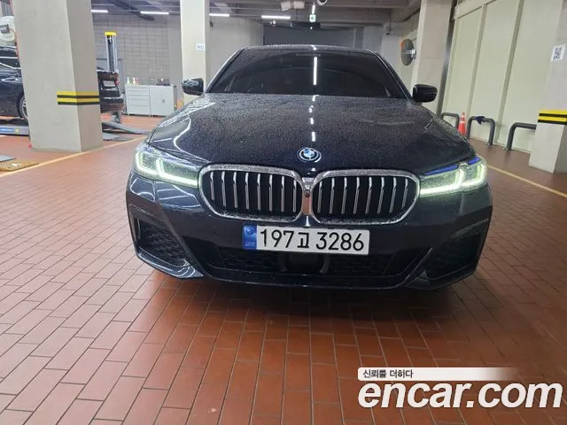 BMW 5 Series G30 — Фото автомобиля 3