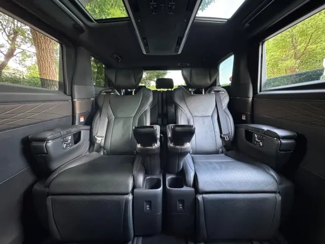 Toyota Vellfire — Фото автомобиля 17