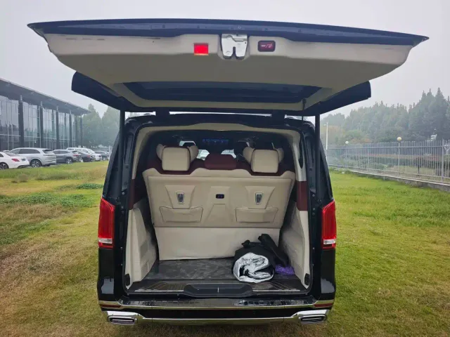 Mercedes-Benz V-Class — Фото автомобиля 24