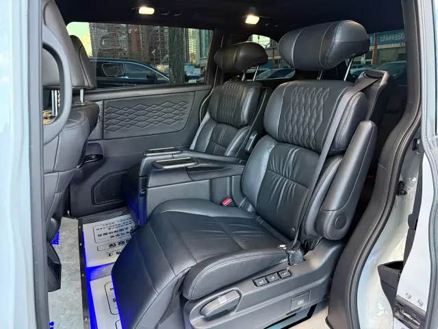 Honda Elysion — Фото автомобиля 12