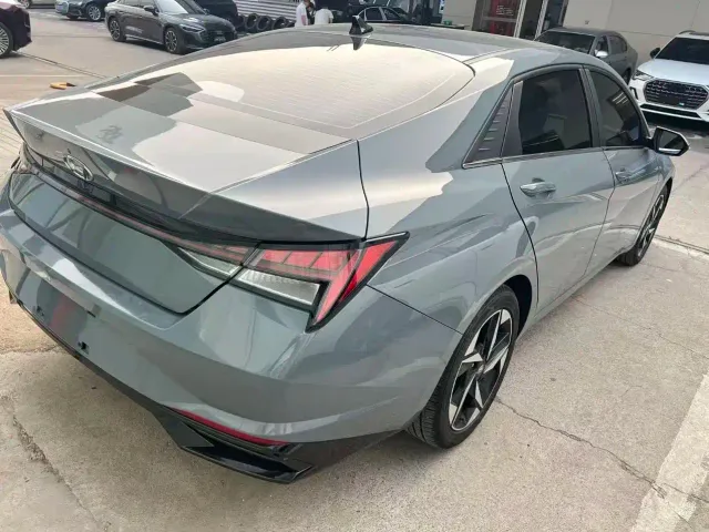 Hyundai Elantra — Фото автомобиля 4