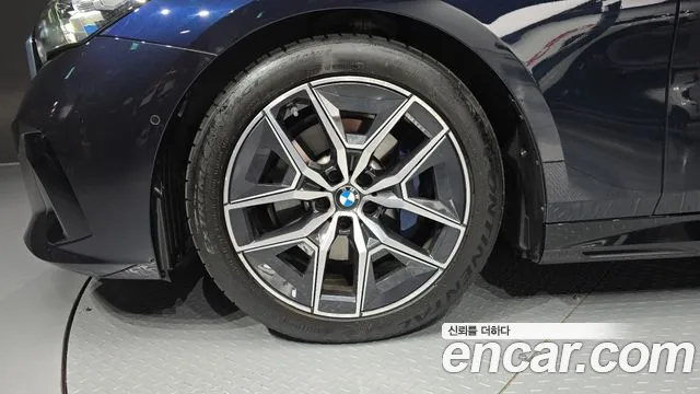 BMW 5 Series G60 — Фото автомобиля 4