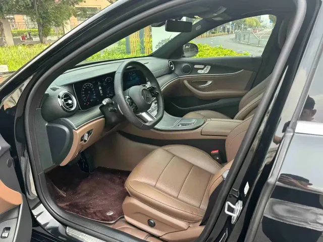 Mercedes-Benz E-Class — Фото автомобиля 6