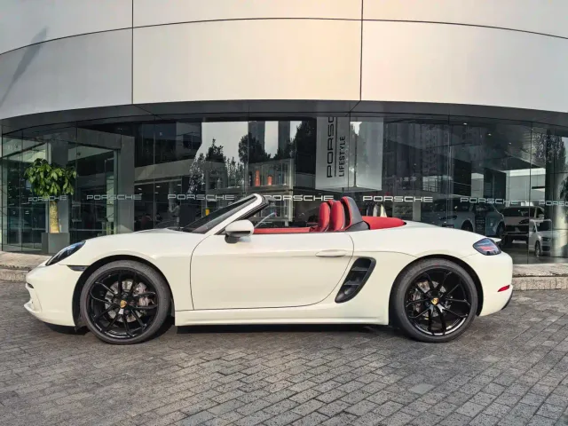 Porsche 718 — Фото автомобиля 4