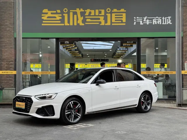 Фотография автомобиля — Audi A4L