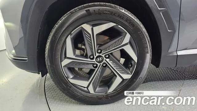Hyundai Tucson Tucson (NX4) Бензин 1.6 турбо 2WD — Фото автомобиля 5