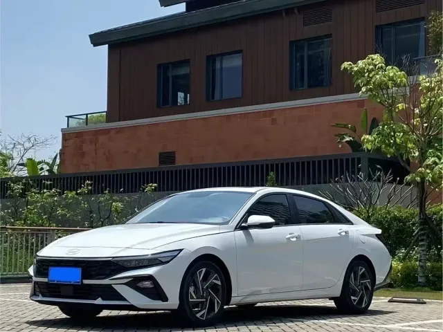 Фотография автомобиля — Hyundai Elantra