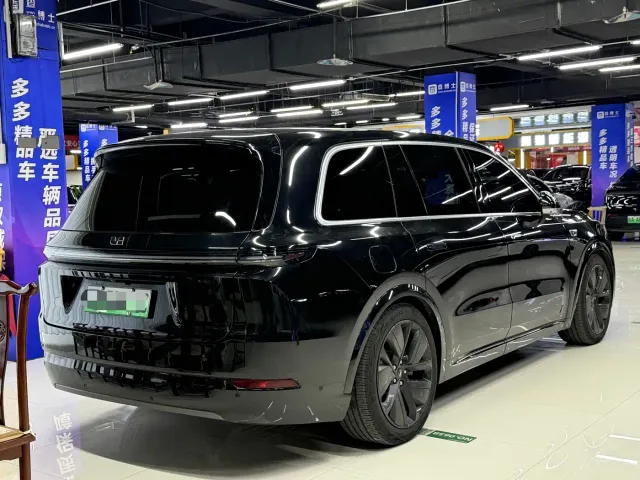 Li Auto L9 — Фото автомобиля 6