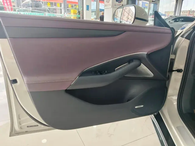 Xiaomi SU7 — Фото автомобиля 19