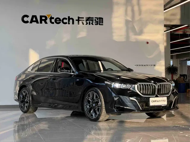 BMW 5 Series — Фото автомобиля 3
