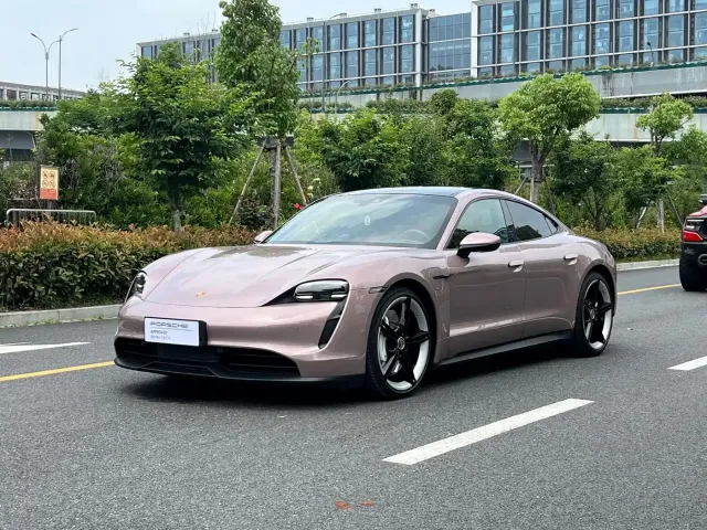 Фотография автомобиля — Porsche Taycan