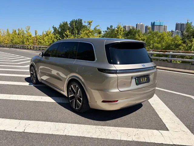 Li Auto L9 — Фото автомобиля 7