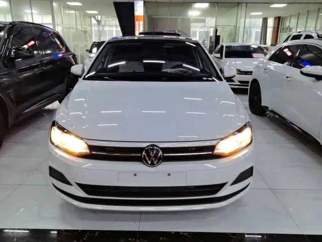 Volkswagen Polo — Фото автомобиля 2