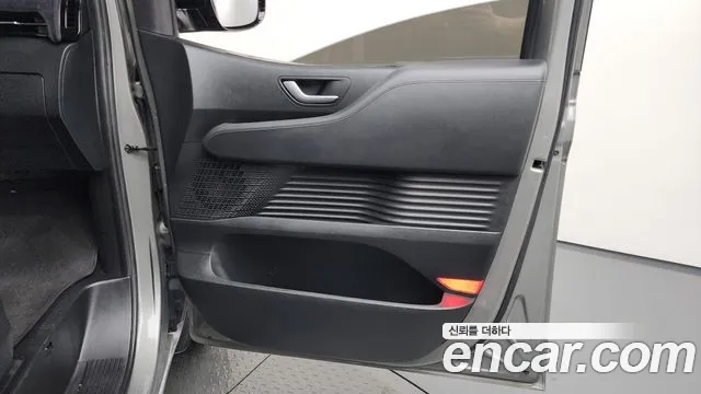 Hyundai Staria Staria 4WD Lounge 9 мест — Фото автомобиля 22