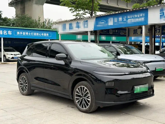 Leapmotor B10 — Фото автомобиля 3