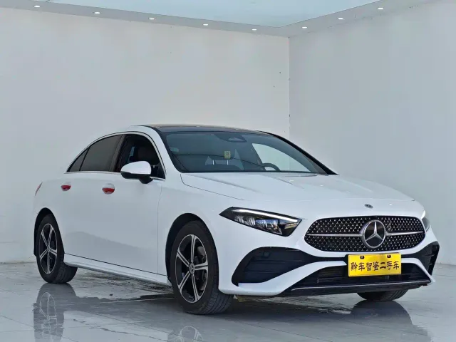 Mercedes-Benz A-Class — Фото автомобиля 3