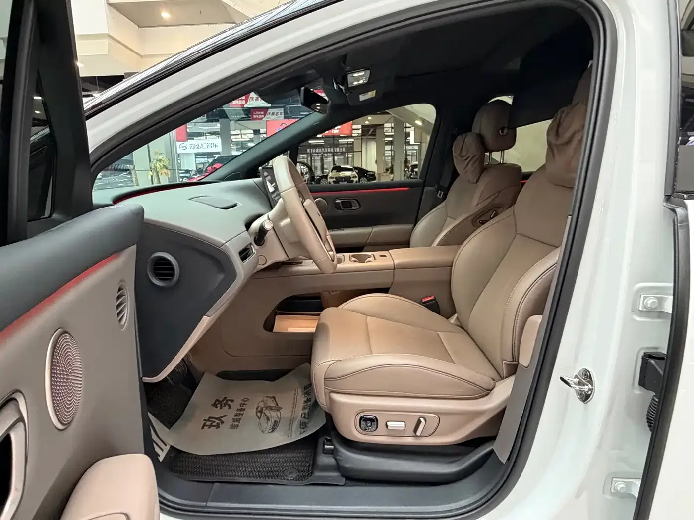 Li Auto Li Auto i6 2025 2WD Base Model — Фото автомобиля 8