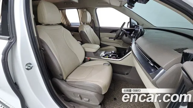 Kia Carnival Generation 4 — Фото автомобиля 16