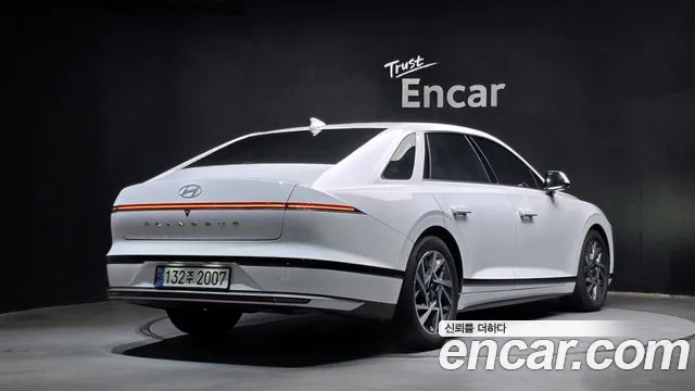 Hyundai Grandeur GN7 — Фото автомобиля 2