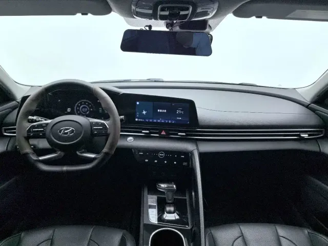 Hyundai Elantra — Фото автомобиля 13