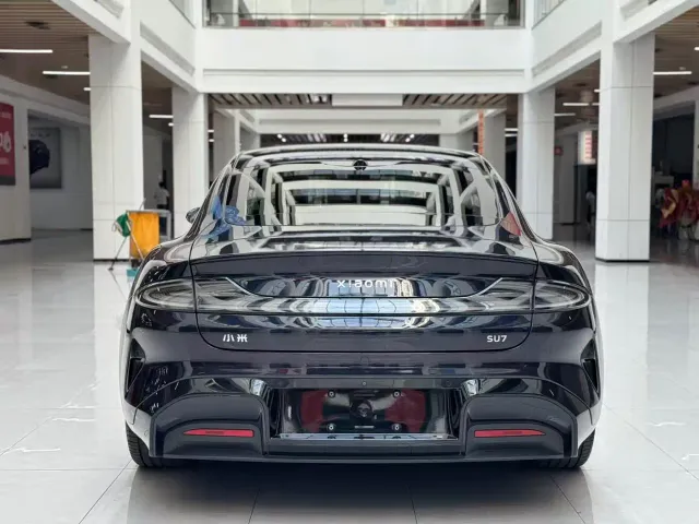 Xiaomi SU7 — Фото автомобиля 6