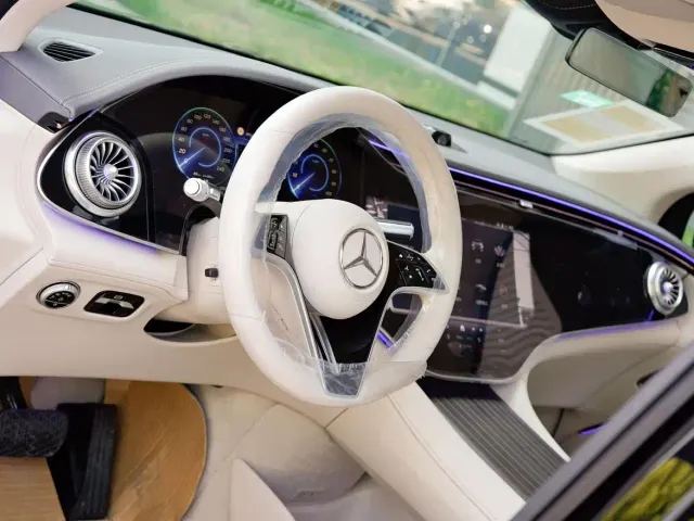 Mercedes-Benz EQS SUV — Фото автомобиля 9