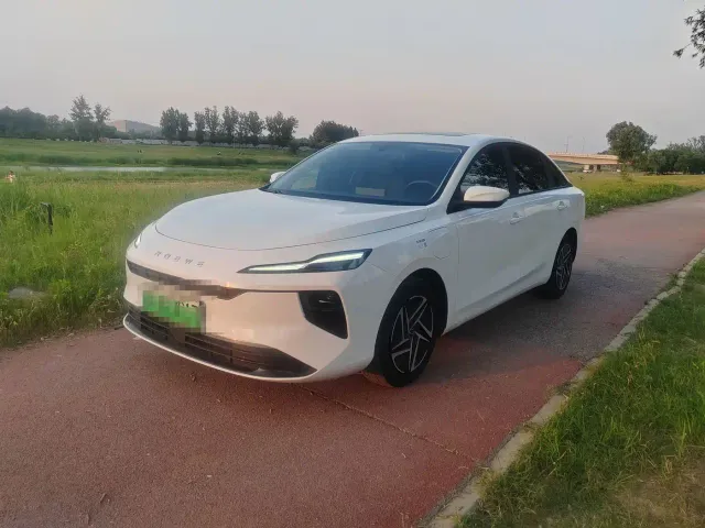Фотография автомобиля — Roewe D6