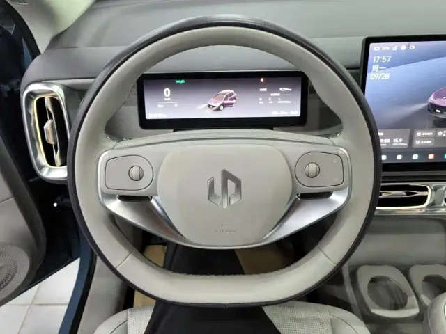 Leapmotor B10 — Фото автомобиля 15