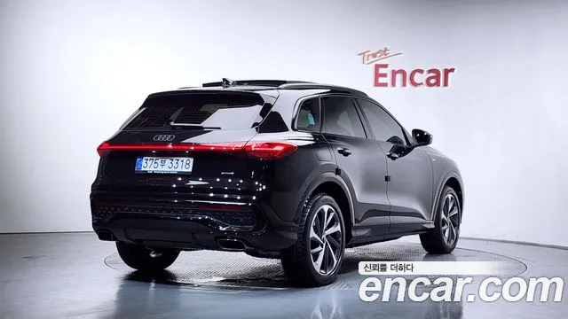 Audi Q5 45 TFSI quattro S Line — Фото автомобиля 2