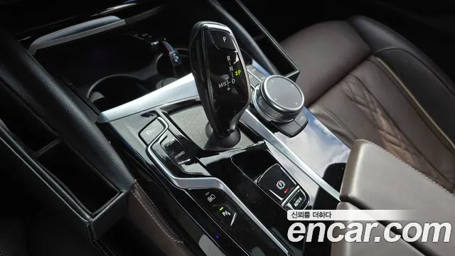 BMW 5-Series 5 серия (G30) — Фото автомобиля 9