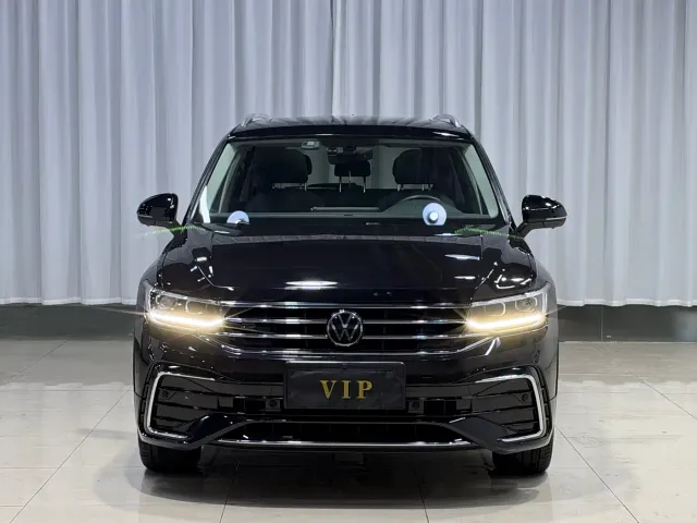 Volkswagen Tiguan L — Фото автомобиля 2