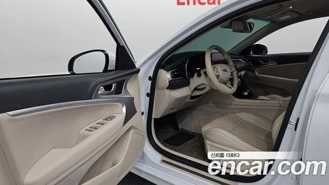 Genesis G70 New — Фото автомобиля 10