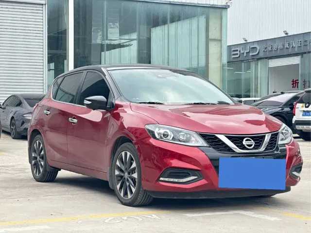 Nissan Tiida — Фото автомобиля 3
