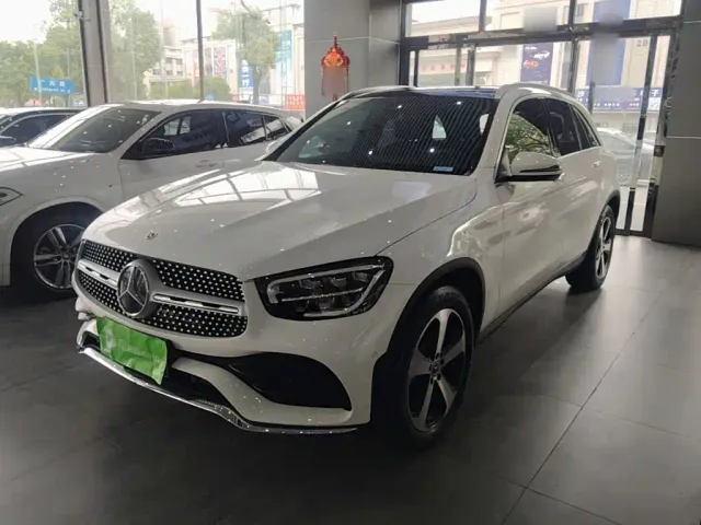 Фотография автомобиля — Mercedes-Benz GLC-Class