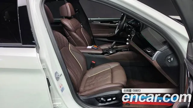 BMW 5 Series G30 — Фото автомобиля 26