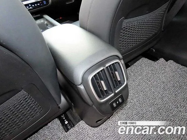 Hyundai Ioniq 6 — Фото автомобиля 17