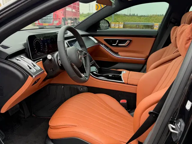 Mercedes-Benz S-Class — Фото автомобиля 3