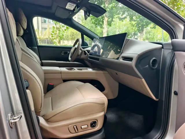 Li Auto i6 — Фото автомобиля 8