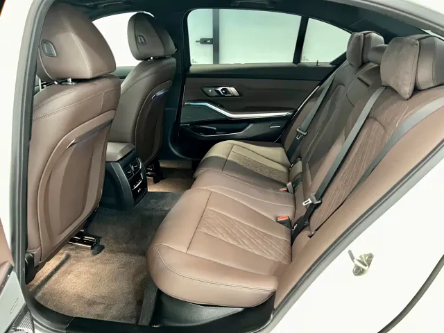 BMW 3 Series — Фото автомобиля 16