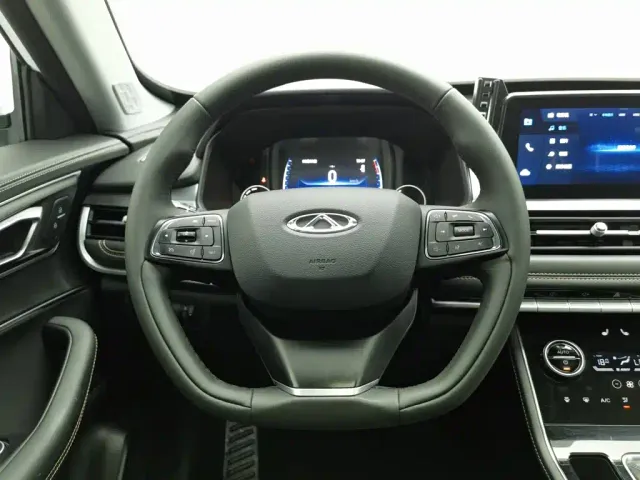 Chery Tiggo 8 — Фото автомобиля 11