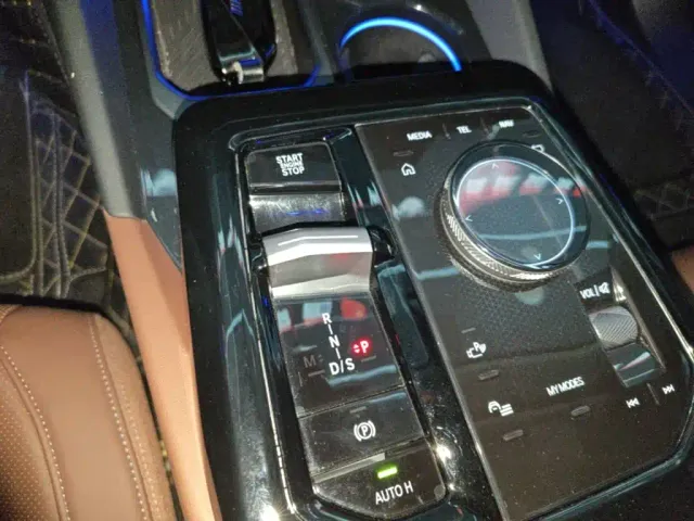 BMW 5 Series — Фото автомобиля 13