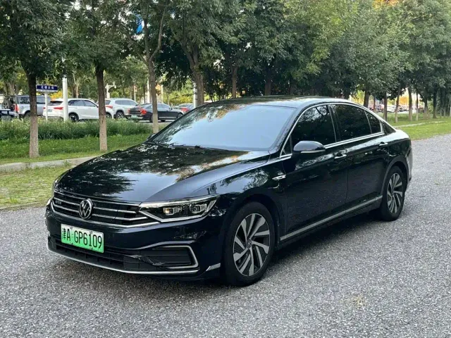 Фотография автомобиля — Volkswagen Magotan