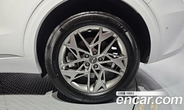 Genesis GV70 — Фото автомобиля 6