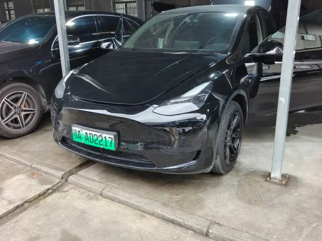 Фотография автомобиля — Tesla Model Y