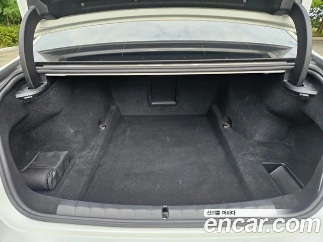 BMW 7-Series 7 серия (G70) 740i xDrive M Sport — Фото автомобиля 16