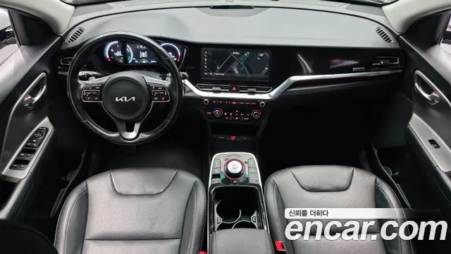 Kia Niro — Фото автомобиля 9